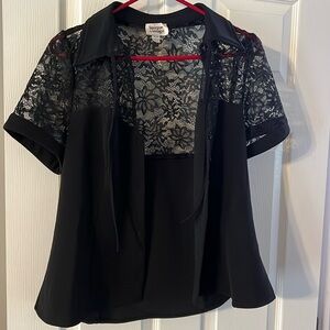 New with tags UV lace button up blouse